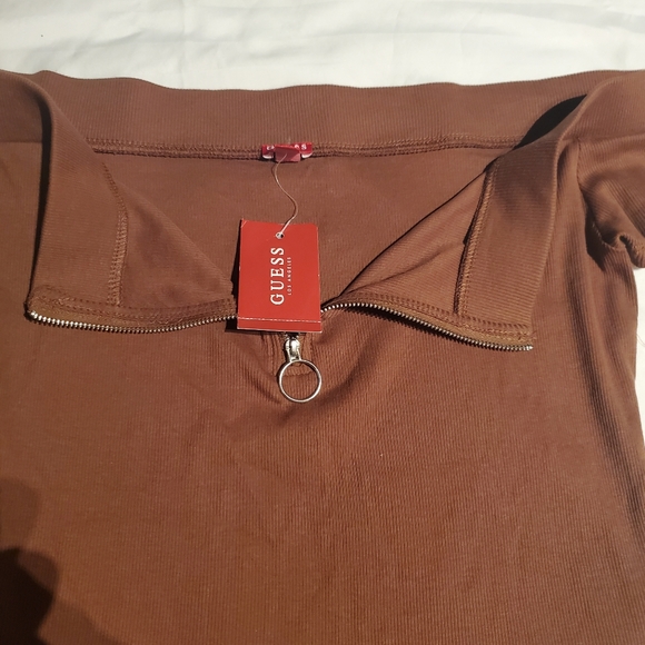 NWT Guess Drop Shoulder Crop Top - Picture 2 of 5